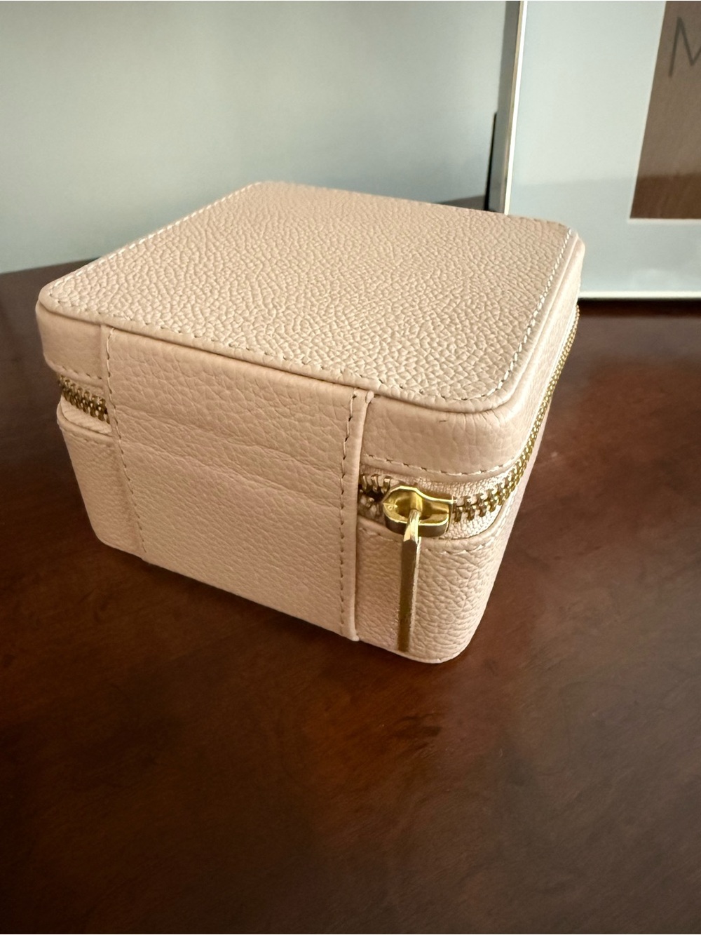 Pottery Barn Pebbled Cream Jewelry Travel Case with Gold Zipper - Picture 2 of 3